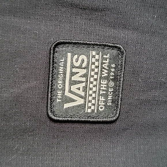 VANS, men's small, long sleeved black shirt. NWT. - Picture 6 of 8